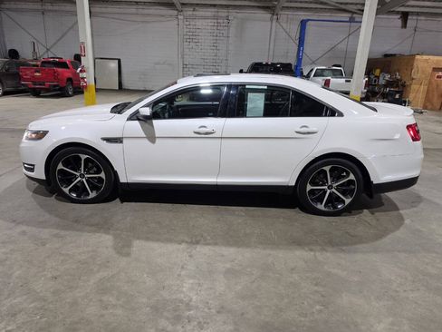 Used 2016 Ford Taurus SEL FWD image 5