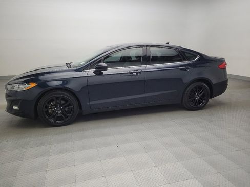 Used 2020 Ford Fusion SE w/ Equipment Group 151A image 2