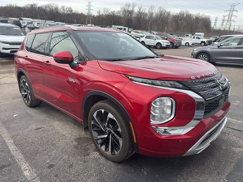 Used 2024 Mitsubishi Outlander SEL image 1