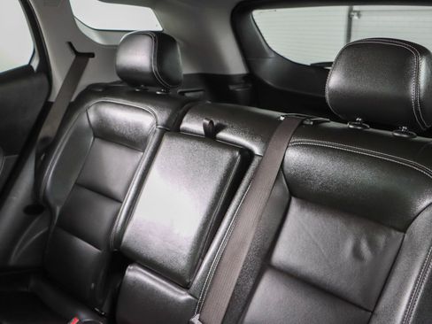 Used 2022 GMC Terrain SLT w/ Infotainment Package II AWD/4WD image 26