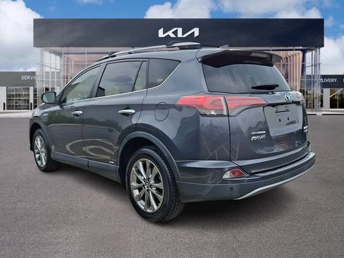 Used 2018 Toyota RAV4 Limited AWD/4WD image 4