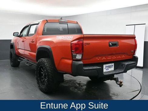 Used 2017 Toyota Tacoma TRD Off-Road w/ Tow Package (A/T) image 8