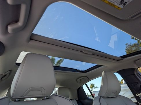 Used 2025 Toyota Prius Limited w/ Limited Premium Package image 3