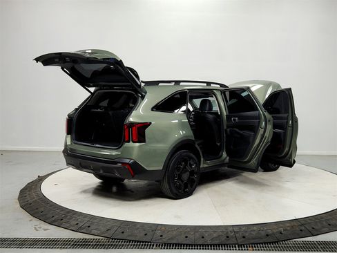 Used 2025 Kia Sorento SX image 15