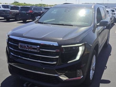 Used 2024 GMC Acadia Elevation FWD image 3