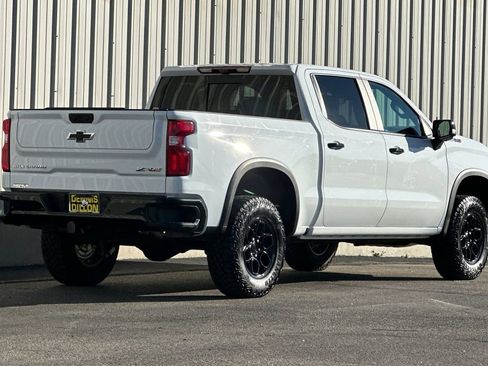 Used 2025 Chevrolet Silverado 1500 ZR2 w/ Technology Package image 4