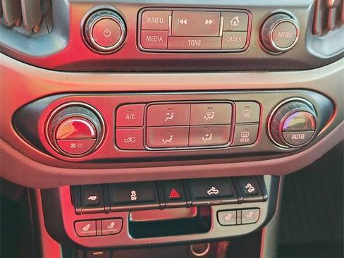 Used 2018 Chevrolet Colorado Z71 image 24