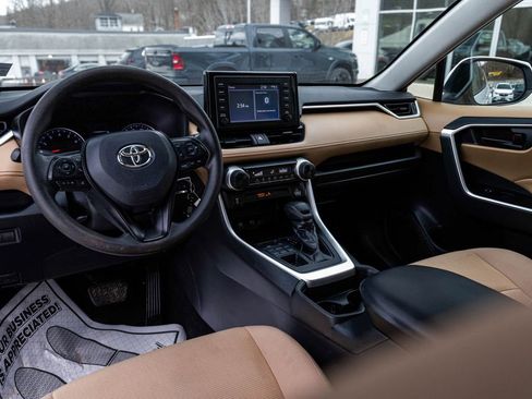 Used 2019 Toyota RAV4 LE w/ All Weather Liner Package image 16