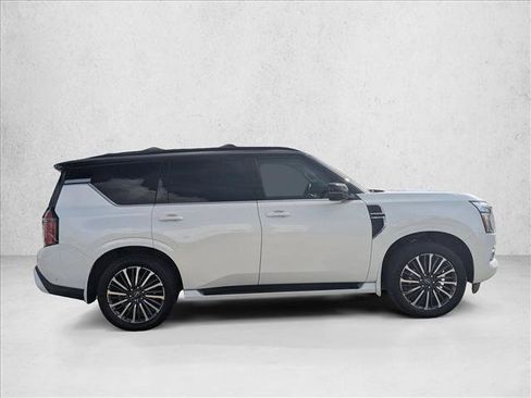 Used 2025 Nissan Armada Platinum Reserve AWD/4WD image 4