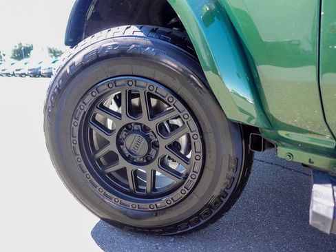 Used 2024 Ford Bronco Outer Banks AWD/4WD image 12