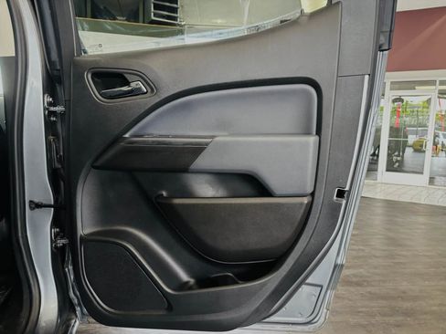 Used 2022 Chevrolet Colorado Z71 AWD/4WD image 31