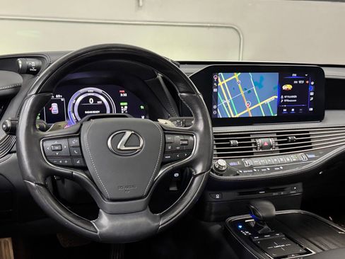 Used 2022 Lexus LS 500h AWD w/ Luxury Package image 37