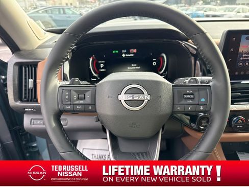 New 2026 Nissan Pathfinder Platinum image 14