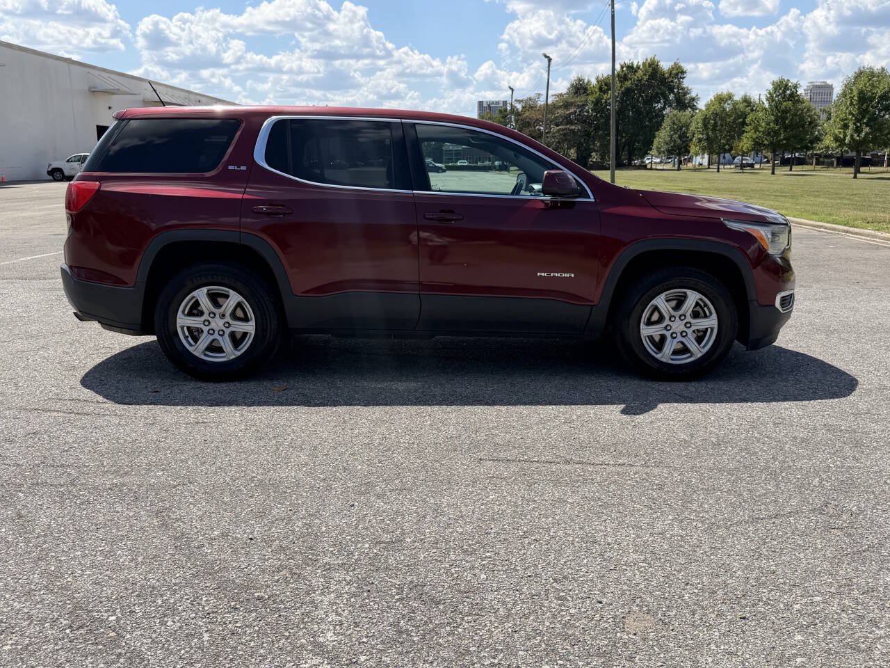 Used 2018 GMC Acadia SLE FWD image 7