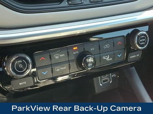 Used 2025 Jeep Compass Limited AWD/4WD image 14