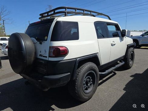 Used 2008 Toyota FJ Cruiser 2WD image 6