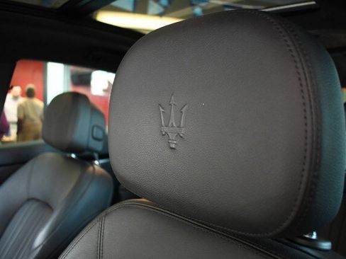 Used 2022 Maserati Levante Modena AWD/4WD image 31