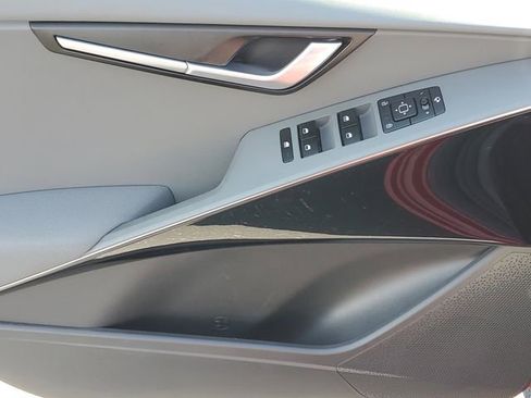 Used 2023 Kia Niro EX Touring FWD image 22