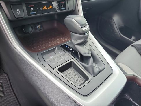 Used 2023 Toyota RAV4 Limited image 14