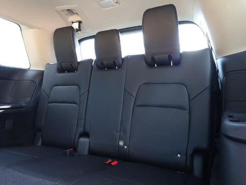Certified 2025 Nissan Pathfinder SL FWD image 28