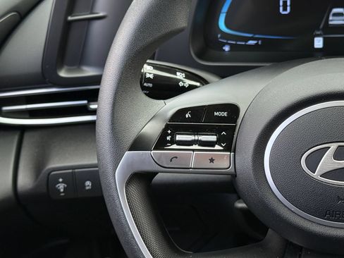 Certified 2025 Hyundai Elantra SE FWD image 13