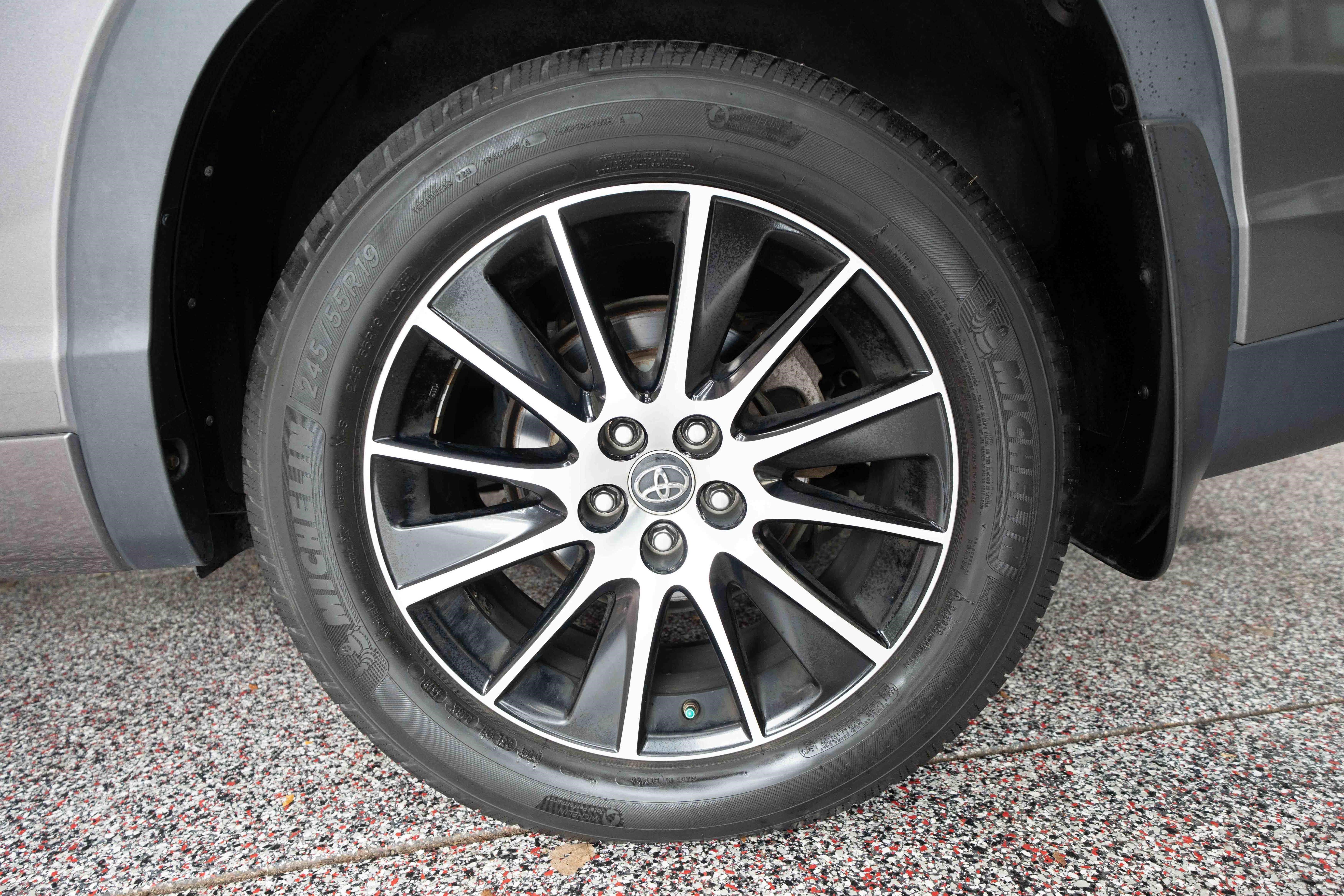 Used 2017 Toyota Highlander SE AWD/4WD image 30