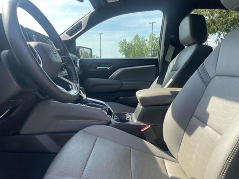 Used 2024 Chevrolet Colorado ZR2 w/ ZR2 Convenience Package III AWD/4WD image 14