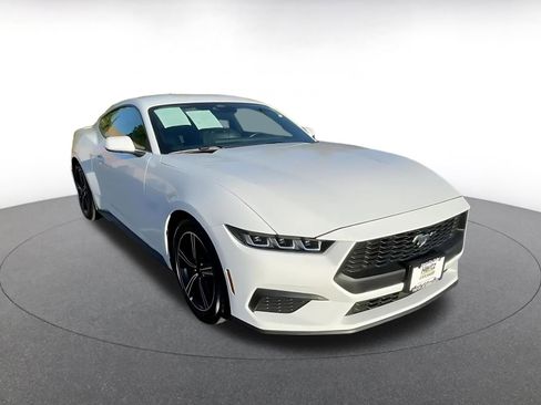 Used 2024 Ford Mustang Premium image 3