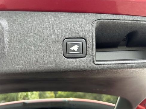 Used 2022 GMC Terrain Denali w/ Denali Premium Package image 17