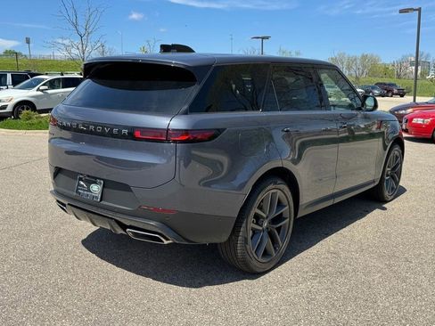 Used 2024 Land Rover Range Rover Sport SE image 3