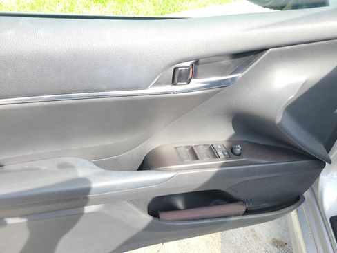 Used 2024 Toyota Camry SE w/ Convenience Package FWD image 19