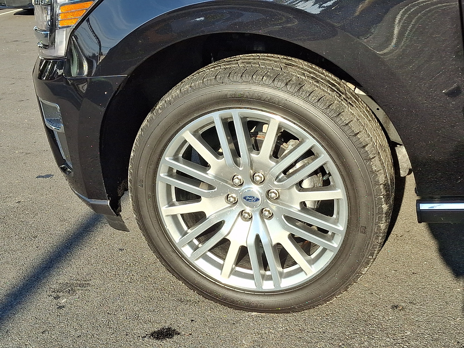 Used 2024 Ford Expedition Limited AWD/4WD image 9