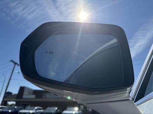 Used 2023 Cadillac XT4 Premium Luxury w/ Enhanced Visibility Package AWD/4WD image 13