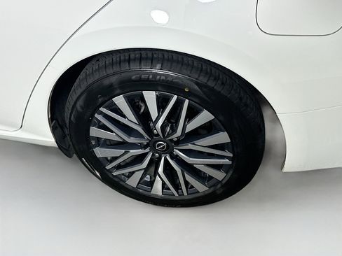 Used 2025 Nissan Altima 2.5 SV image 11