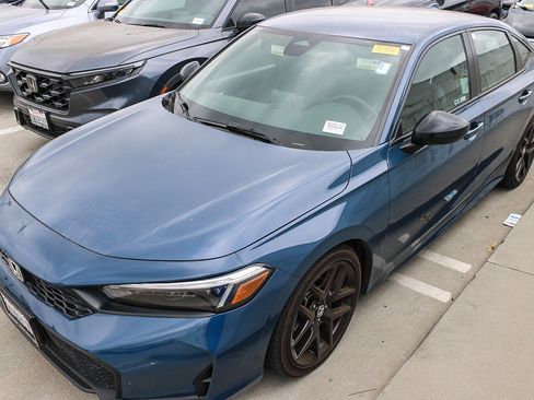 Used 2025 Honda Civic Sport image 6
