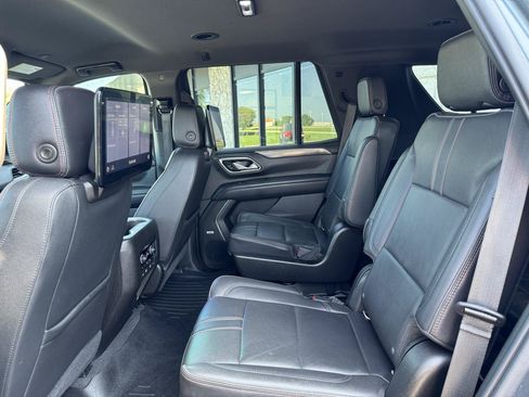 Used 2021 Chevrolet Tahoe RST w/ Luxury Package AWD/4WD image 15