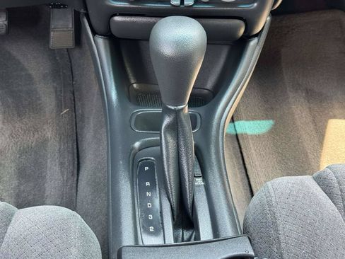 Used 2003 Pontiac Grand Prix SE w/ Equipment Group FWD image 6