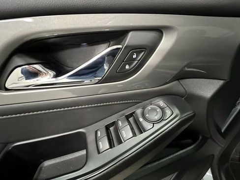 Used 2023 Chevrolet Traverse LT AWD/4WD image 22