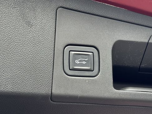 Used 2019 Cadillac XT5 Platinum image 34