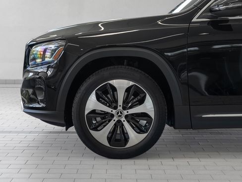 Used 2024 Mercedes-Benz GLB 250 w/ Exclusive Package image 4
