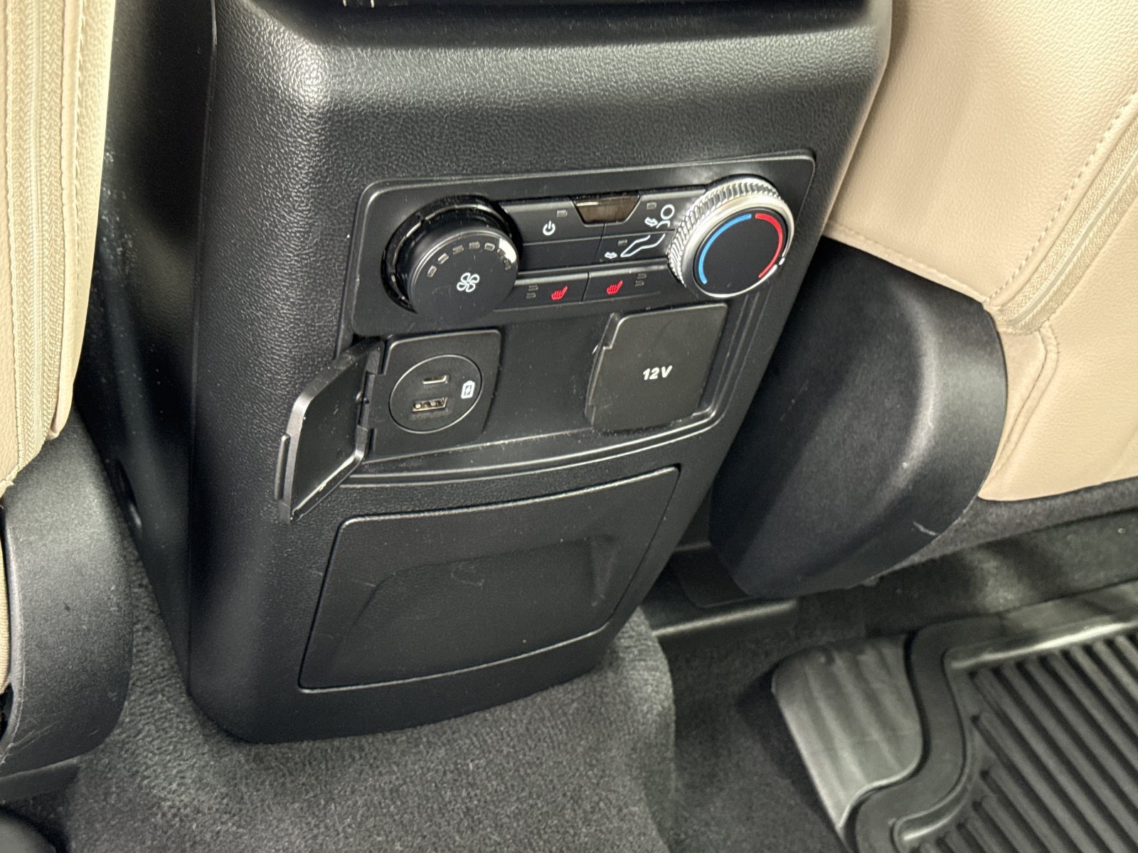 Used 2022 Ford Explorer Limited AWD/4WD image 13