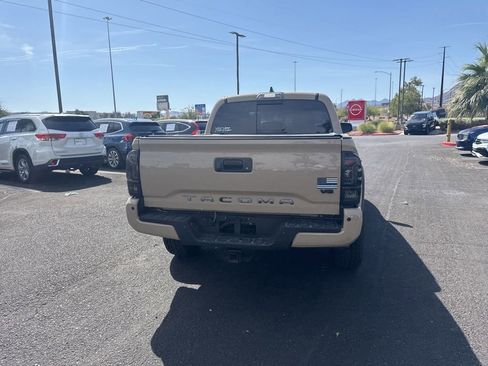Used 2020 Toyota Tacoma TRD Off-Road w/ Technology Package AWD/4WD image 11