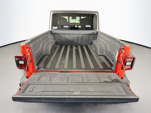 Used 2024 Jeep Gladiator Mojave w/ Convenience Group AWD/4WD image 24