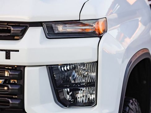 Used 2023 Chevrolet Silverado 2500 Custom w/ Custom Value Package image 5