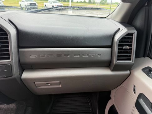 Used 2019 Ford F250 XL w/ STX Appearance Package AWD/4WD image 21