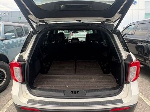 Used 2020 Ford Explorer Platinum w/ Premium Technology Package AWD/4WD image 7
