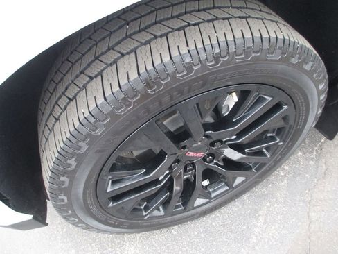 Used 2021 GMC Yukon SLE image 13