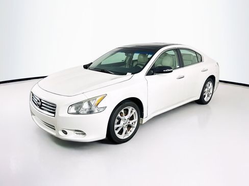 Used 2014 Nissan Maxima 3.5 SV w/ Premium Package FWD image 3