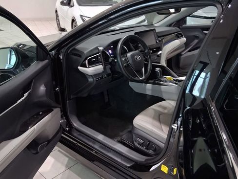 Used 2023 Toyota Camry XLE image 8