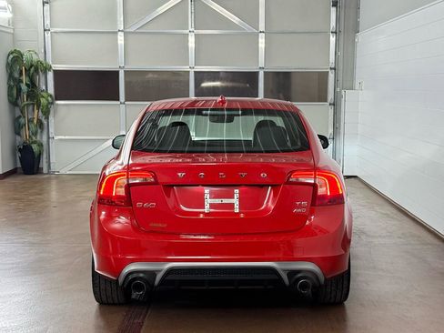 Used 2018 Volvo S60 T5 Dynamic image 4